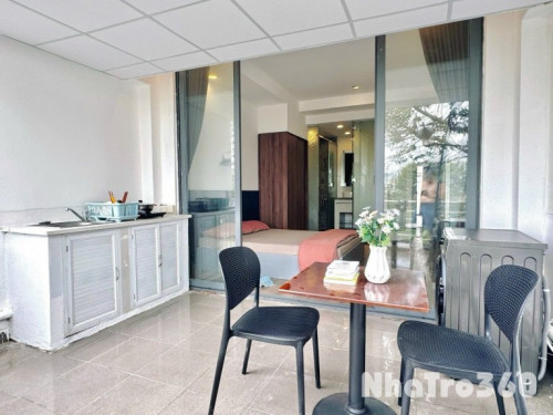 TRỐNG CĂN HỘ 1PN BAN CÔNG RỘNG RÃI QUẬN 1