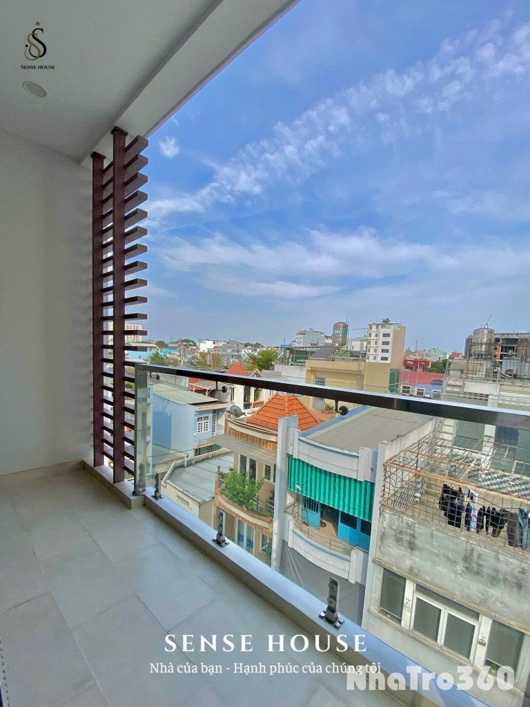 Khai trương phòng mới có ban công giá siêu hời