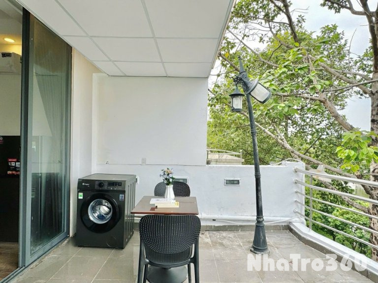 TRỐNG CĂN HỘ 1PN BAN CÔNG RỘNG RÃI QUẬN 1