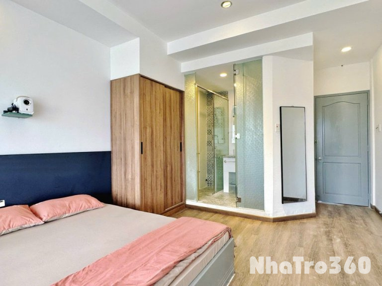 TRỐNG CĂN HỘ 1PN BAN CÔNG RỘNG RÃI QUẬN 1