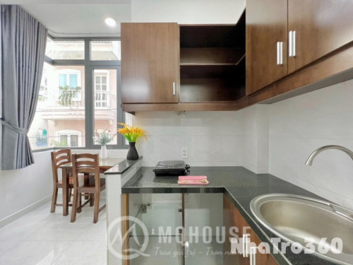 Căn hộ cửa sổ lớn thang máy gần sân bay TSN