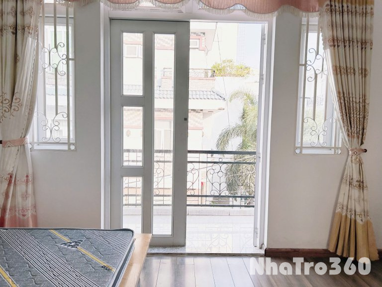 Studio ban công tách bếp gần Etown Cộng Hòa quận Tân Bình