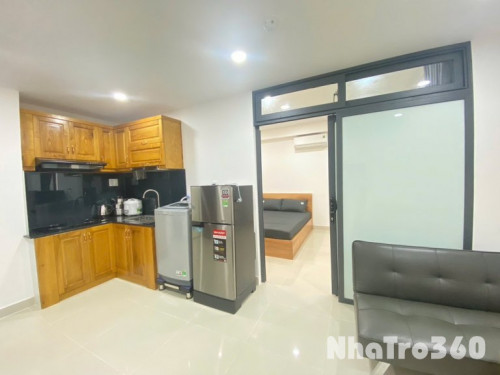 1PN BAN CÔNG FULL NT CÓ MÁY GIẶT RIÊNG GẦN ETOWN