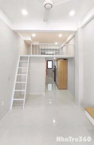 Duplex Full nội thất, cửa sổ lớn,ngay Sunrise City