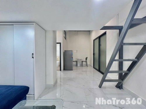 Gác ban công đầy đủ nội thất ngay cầu Phú Mỹ gần ĐH UFM