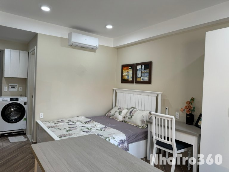 Cho thuê căn hộ ban công, Q10 || ngay Hoà Hưng || gần Vòng xoay Dân chủ, toà nhà Viettel, chợ Hoà Hưng