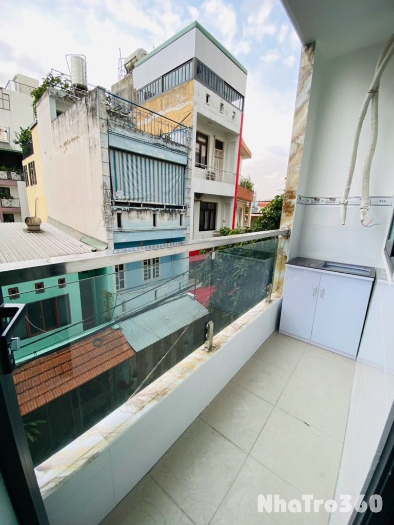 Căn Hộ Ban Công Tách Bếpgần Đồng Đen quận Tân Bình