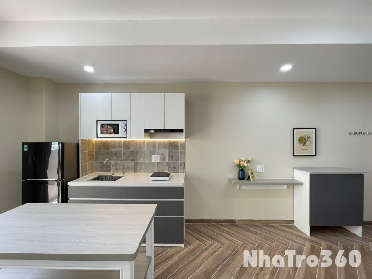 Cho thuê căn hộ ban công, Q10 || ngay Hoà Hưng || gần Vòng xoay Dân chủ, toà nhà Viettel, chợ Hoà Hưng