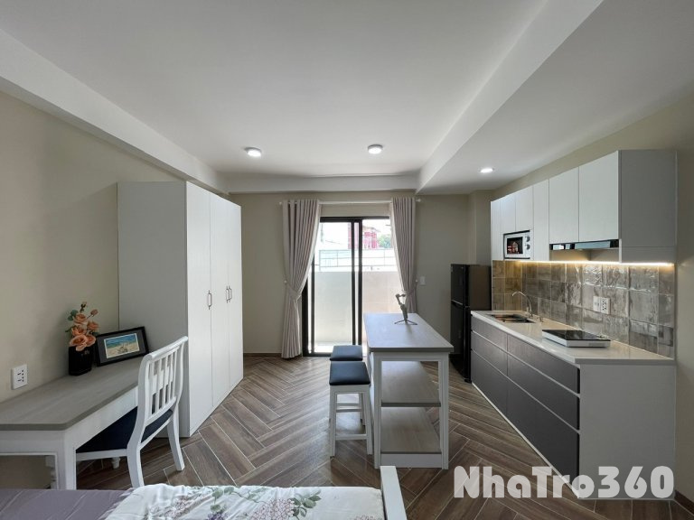 Cho thuê căn hộ ban công, Q10 || ngay Hoà Hưng || gần Vòng xoay Dân chủ, toà nhà Viettel, chợ Hoà Hưng