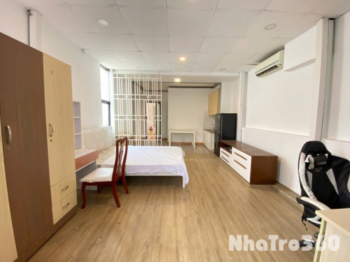 CĂN HỘ CỬA SỔ FULL NỘI THẤT QUẬN 1 NGAY CÔNG VIÊN LÊ VĂN TÁM