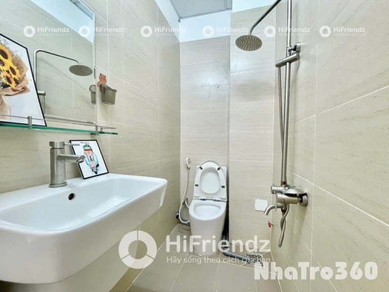 Phòng mới full nt,cửa sổ trời