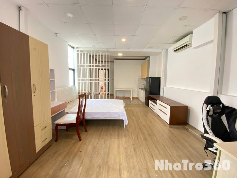 CĂN HỘ CỬA SỔ FULL NỘI THẤT QUẬN 1 NGAY CÔNG VIÊN LÊ VĂN TÁM