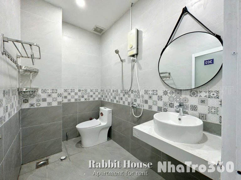 Căn hộ cho thuê ngay trung tâm quận 5, cửa sổ giếng trời đón nắng, mặt tiền gần UEH