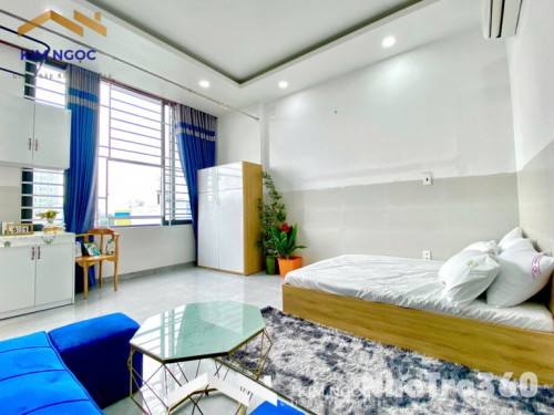 Toà nhà có thang máy , phòng cửa sổ trời , diện tích rộng rãi ngay Đỗ Bí