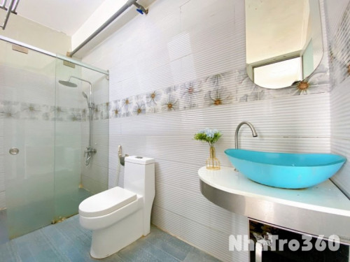 Phòng rộng, ban công, cửa sổ, full NT, giá rẻ