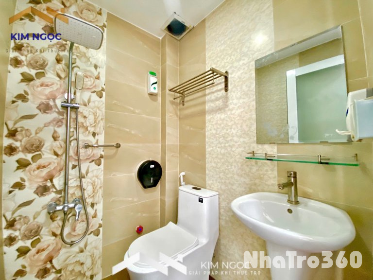 Toà nhà có thang máy , phòng cửa sổ trời , diện tích rộng rãi ngay Đỗ Bí