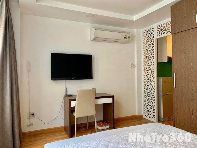 Căn hộ cho thuê ngay trung tâm quận 1, có cửa sổ đón nắng, phòng rộng siêu mới, view siêu đẹp