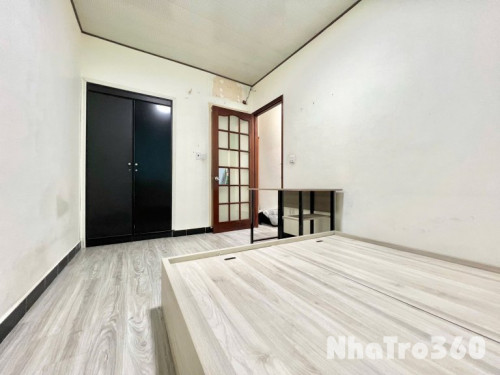 Cho thuê căn hộ 2 Phòng ngủ Cửa sổ Q1 gần cầu Kiệu, chợ Tân Định