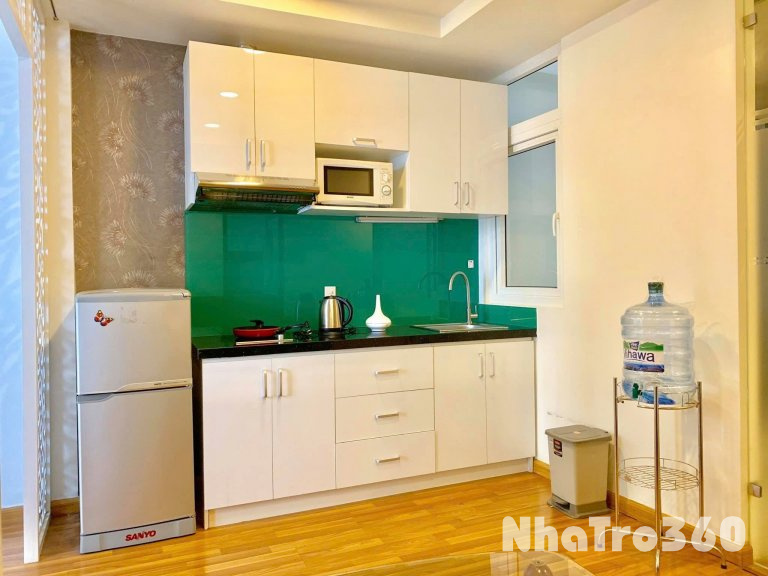 Căn hộ cho thuê ngay trung tâm quận 1, có cửa sổ đón nắng, phòng rộng siêu mới, view siêu đẹp