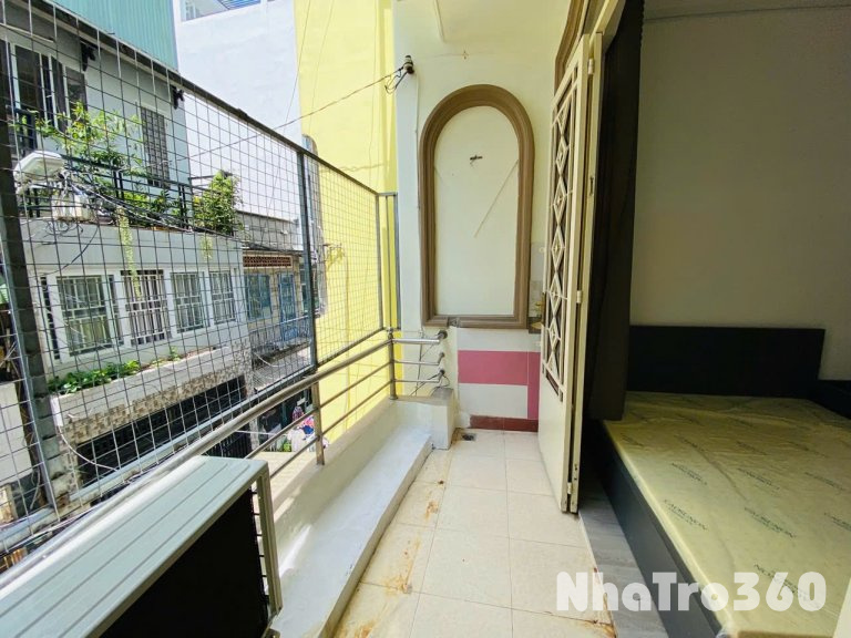 Cho thuê căn hộ Studio Ban công, Máy giặt riêng Q10 gần ĐH Hoa Sen, ĐH Kinh tế UEH