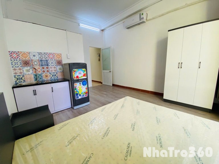 Cho thuê căn hộ Studio Ban công, Máy giặt riêng Q10 gần ĐH Hoa Sen, ĐH Kinh tế UEH