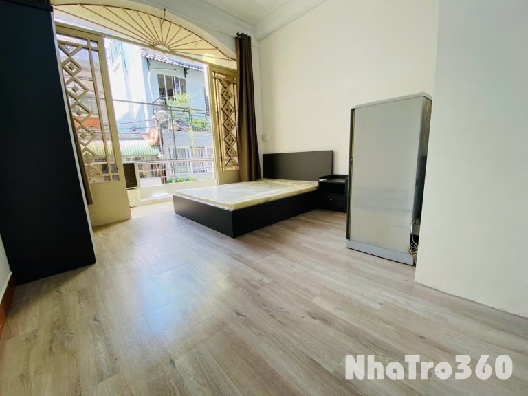 Cho thuê căn hộ Studio Ban công, Máy giặt riêng Q10 gần ĐH Hoa Sen, ĐH Kinh tế UEH