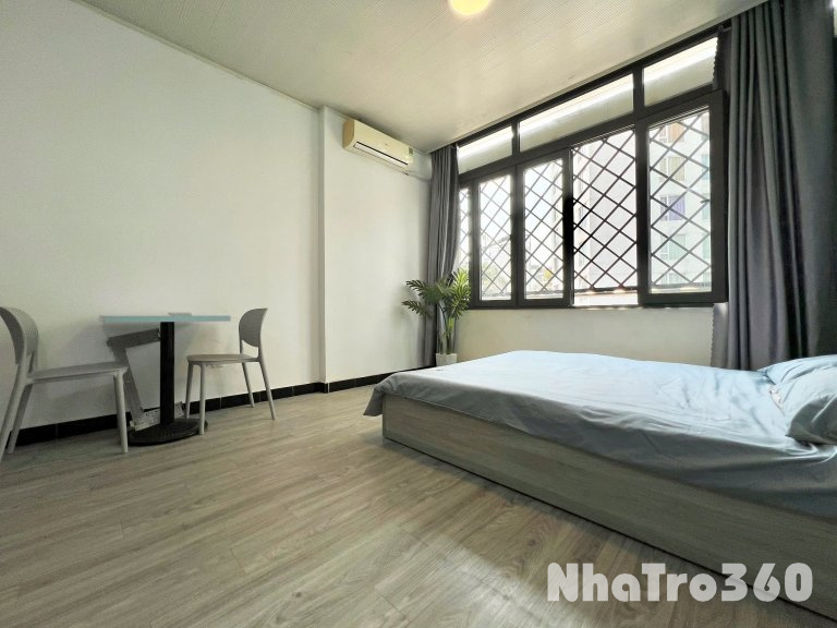 Cho thuê căn hộ 2 Phòng ngủ Cửa sổ Q1 gần cầu Kiệu, chợ Tân Định