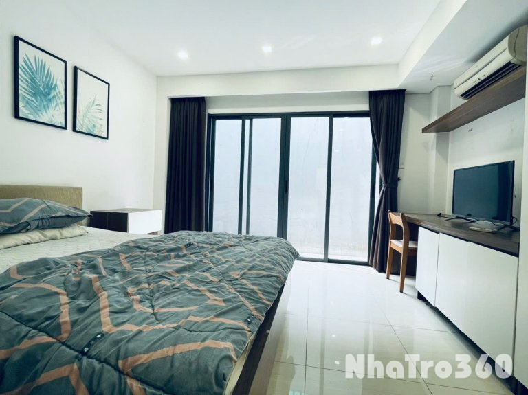 CĂN HỘ BAN CÔNG FULL NỘI THẤT QUẬN 1 GẦN CẦU NGUYỄN VĂN CỪ