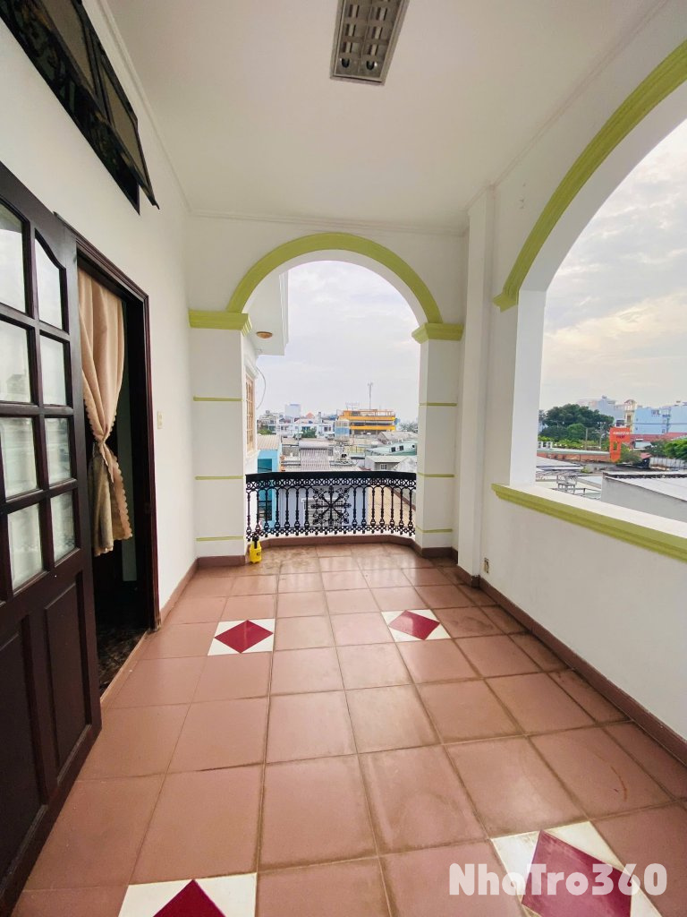 Cho thuê căn hộ Studio Ban công lớn Q8 gần cầu Chánh Hưng, nhà thờ Tạ Quang Bửu