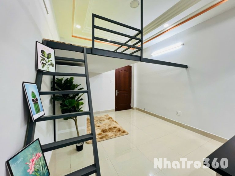 Phòng full nội thất, gác cao