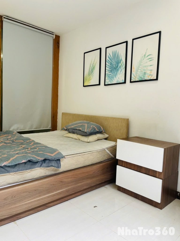 CĂN HỘ BAN CÔNG FULL NỘI THẤT QUẬN 1 GẦN CẦU NGUYỄN VĂN CỪ