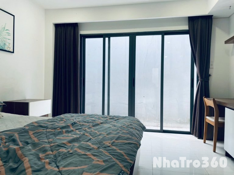 CĂN HỘ BAN CÔNG FULL NỘI THẤT QUẬN 1 GẦN CẦU NGUYỄN VĂN CỪ