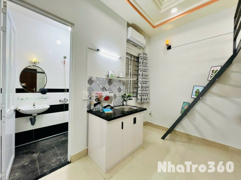 Phòng full nội thất, gác cao