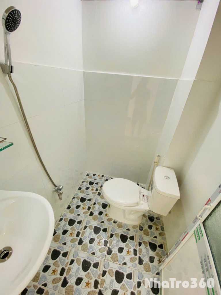 Cho thuê căn hộ Studio Ban công, Máy giặt riêng Q10 gần ĐH Hoa Sen, ĐH Kinh tế UEH