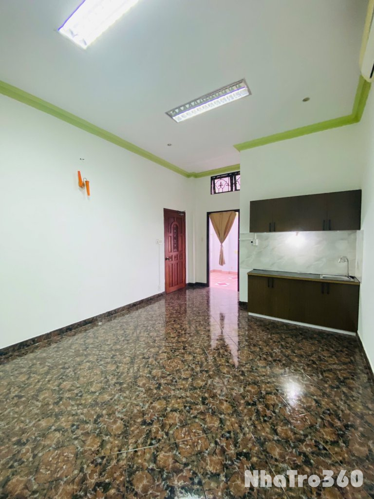 Cho thuê căn hộ Studio Ban công lớn Q8 gần cầu Chánh Hưng, nhà thờ Tạ Quang Bửu