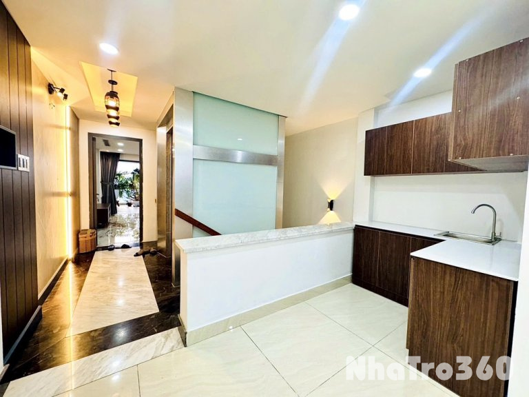 PENHOUSE siêu rộng 80m2 mới 100% ban công lớn
