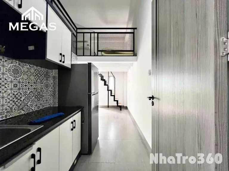 DUPLEX ban công full nội thất ngay trung tâm Quận 7