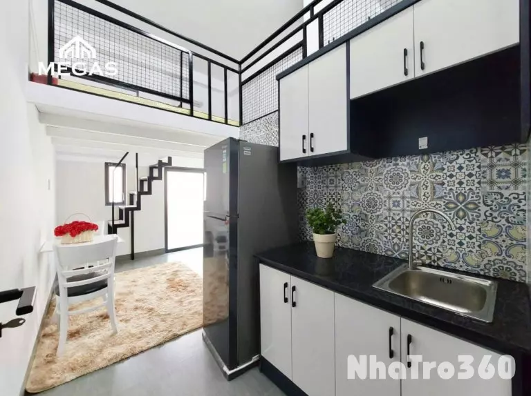 DUPLEX ban công full nội thất ngay trung tâm Quận 7
