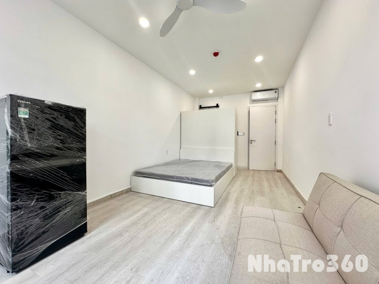 CĂN HỘ BAN CÔNG FULL NỘI THẤT QUẬN 10 GẦN NHÀ THI ĐẤU PHÚ THỌ