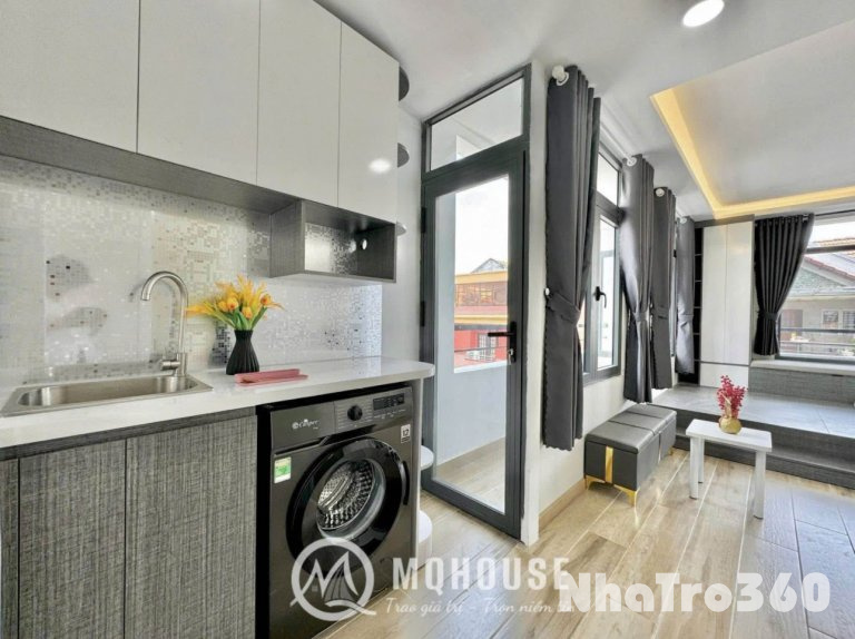 STUDIO full nội thất ( máy giặt riêng ) ban công