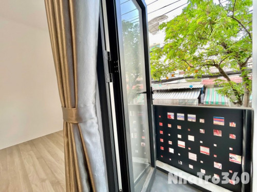 CĂN HỘ 1 PN BAN CÔNG SANG XỊN MỊN TẠI Q4