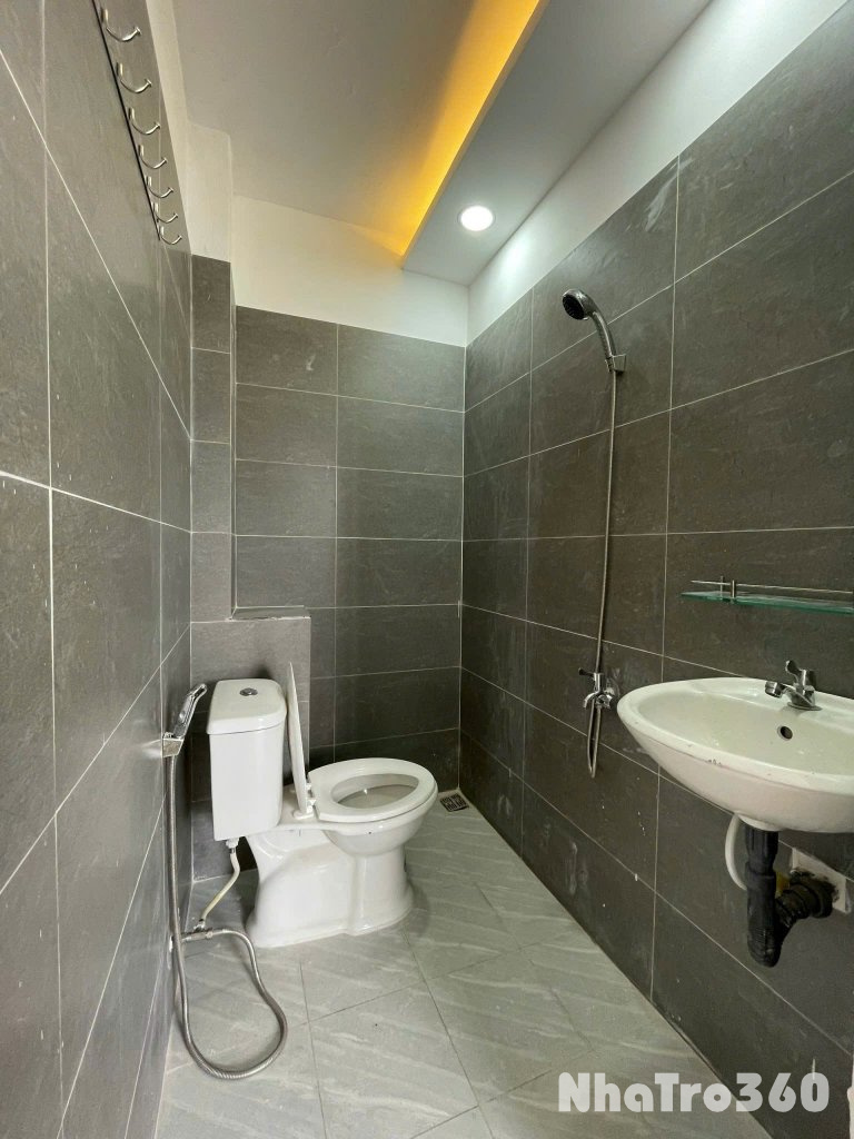 CĂN HỘ 2 PN BAN CÔNG MỚI ĐẸP TẠI Q10