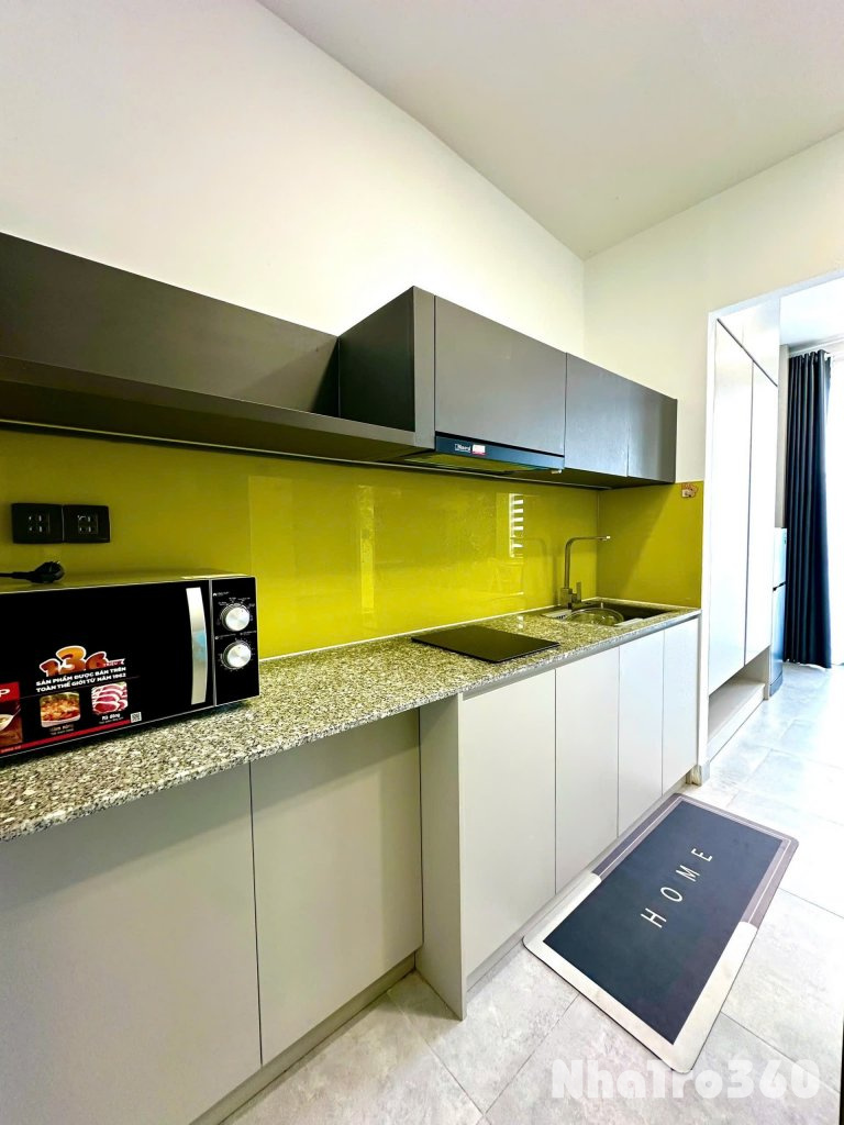 Cho thuê căn hộ ban công, Q4 || ngay Nguyễn Khoái || gần cầu Nguyễn Văn Cừ, cầu Kênh Tẻ, CV Khánh Hội