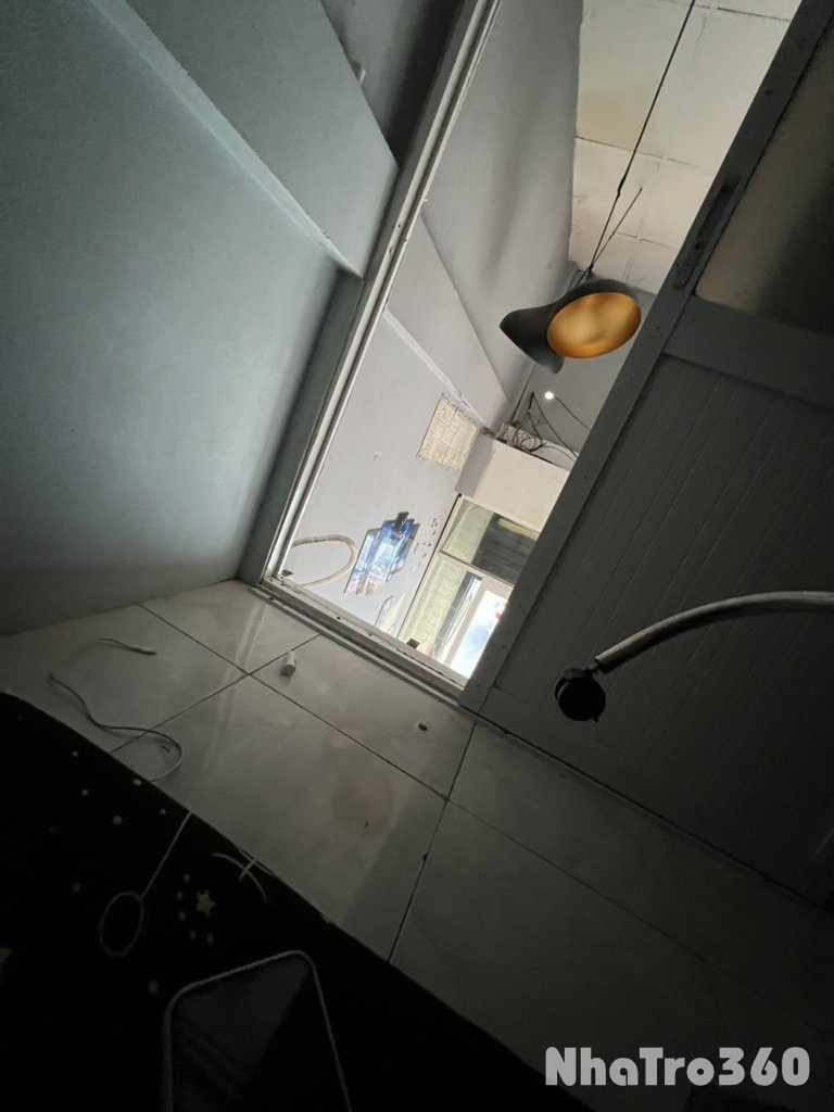 Cho thuê mặt bằng ngay đầu đường đỗ xuân hợp