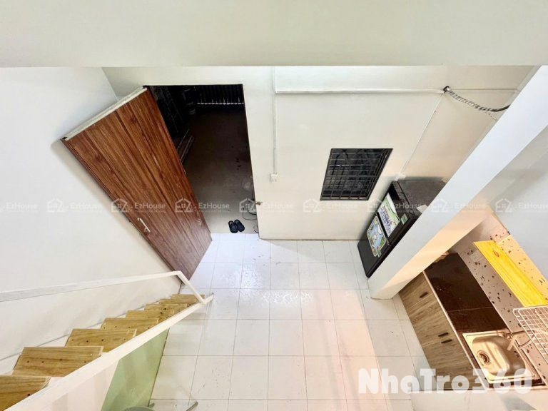 Gác cao, Full nội thất, ngay công viên Phú Lâm