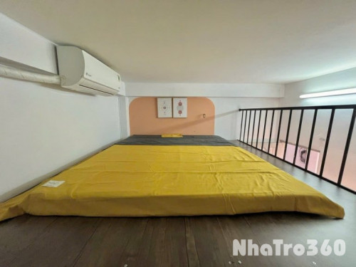 Căn hộ gác giá rẻ quận 4, đủ nội thất, cửa sổ lớn