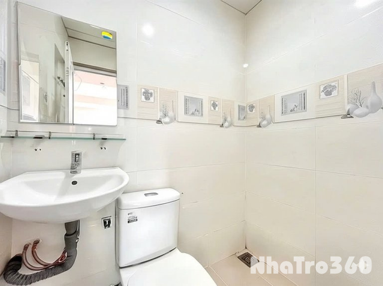 Studio cửa sổ kính siêu thoáng Tân Kiểng Q7