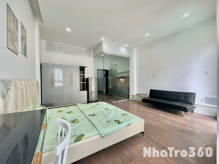 Cho thuê căn hộ 1PN, ban công, Q3 || ngay Trần Quang Diệu || gần Vòng Xoay Dân Chủ, Coopmart, Ga Sài Gòn