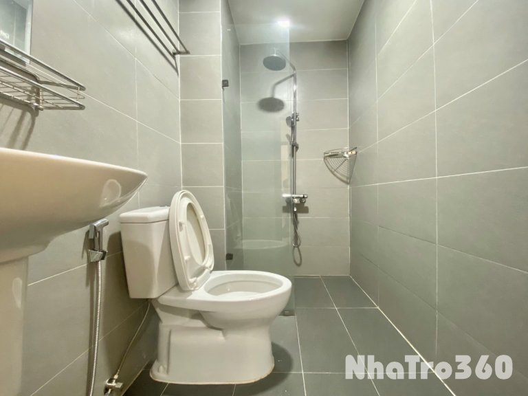 Trống 1PN cửa sổ full gần Sunrise City