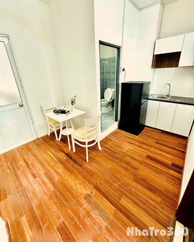 Trống sẵn phòng tách bếp siêu thóang mát tại TRẦN ĐÌNH XU Q1